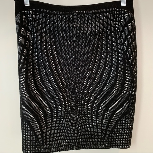 Diane Von Furstenberg Black & White Designed Skirt Size 14 - Picture 6 of 10